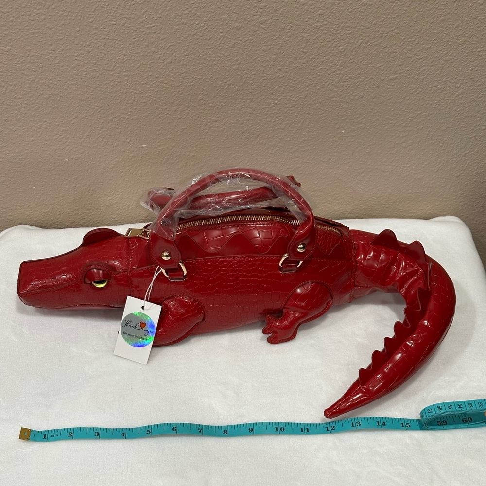 Red Alligator-Shaped Handbag - Picture 3 of 6